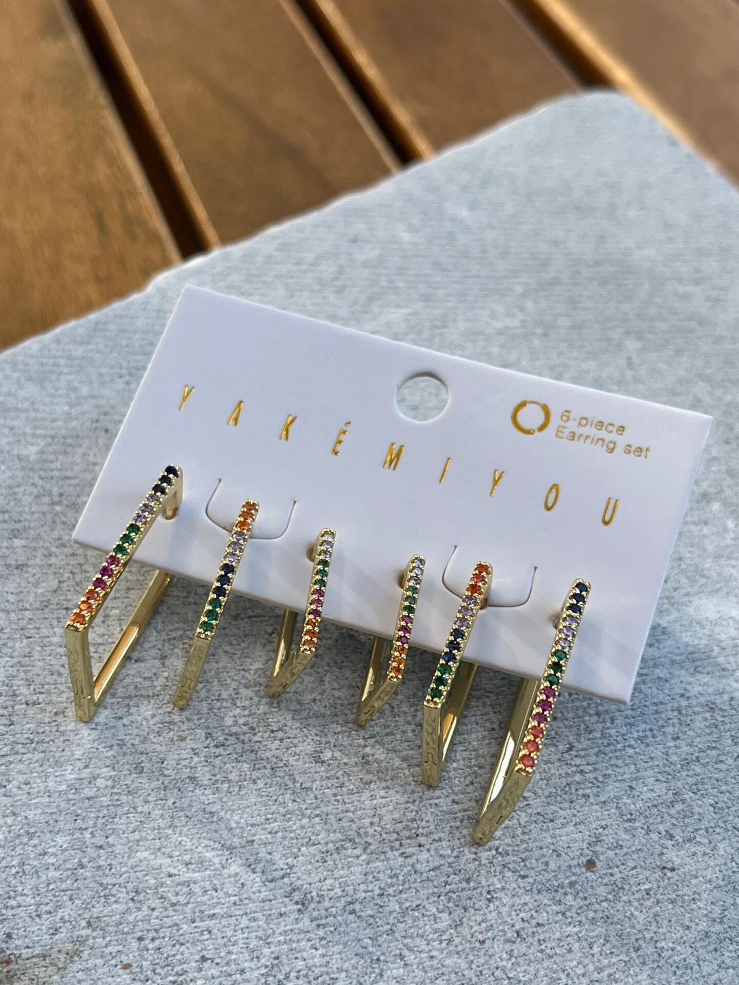 Yakemiyou Renkli Taşlı Dikdörtgen Altılı Küpe