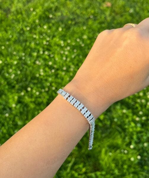 14K Gümüş Renkli Dizilimli Taşlı Bileklik