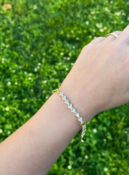 14K Taşlı Örüntü Üçgen Bileklik