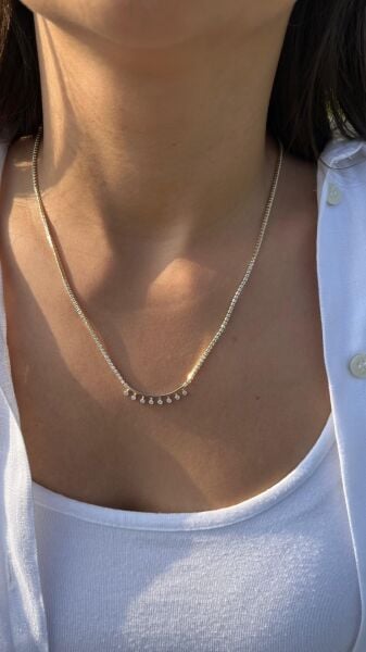 Taş Dizili Taş Uçlu Altın Renkli Kolye