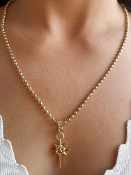 Yıldız Taşlı Uçlu Kolye