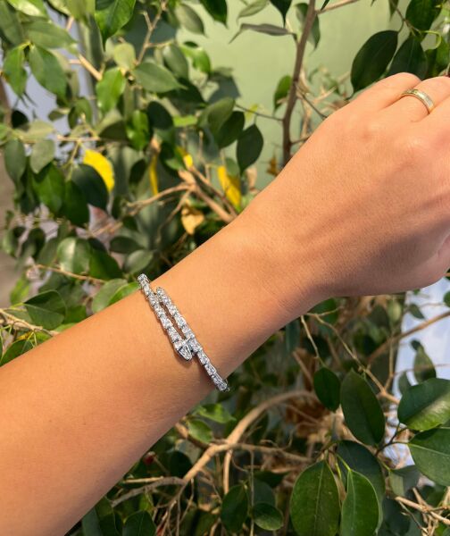 Gümüş Renkli Taşlı Kelepçe