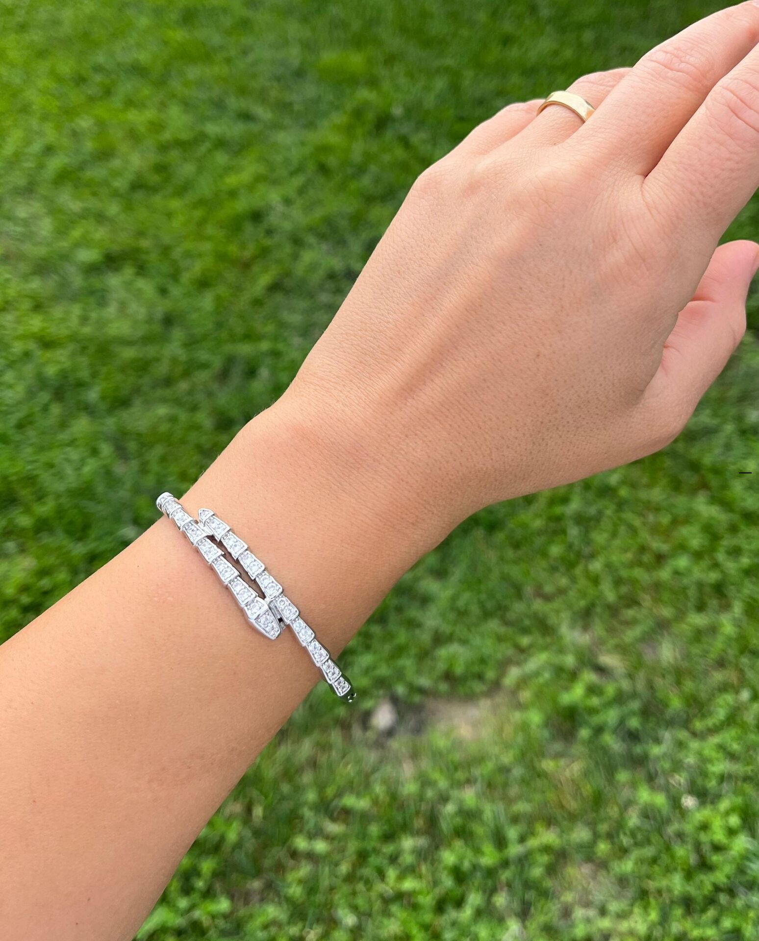 Gümüş Renkli Taşlı Kelepçe