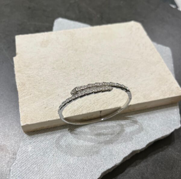 Gümüş Renkli Taşlı Kelepçe