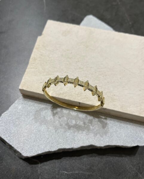 Ysx Jewelry Altın Rengi Taşlı Üçgen Detaylı Kelepçe