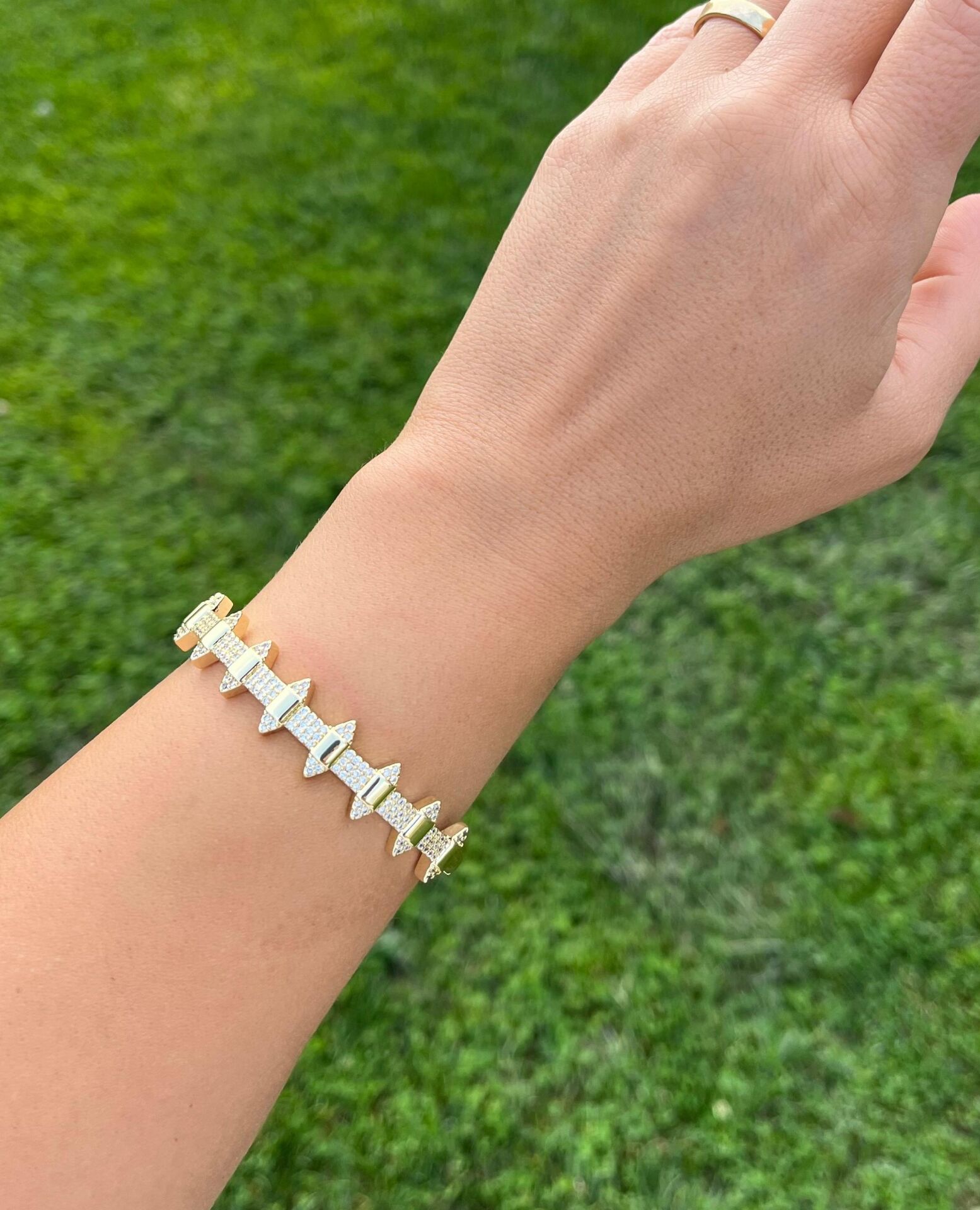 Ysx Jewelry Altın Rengi Taşlı Üçgen Detaylı Kelepçe