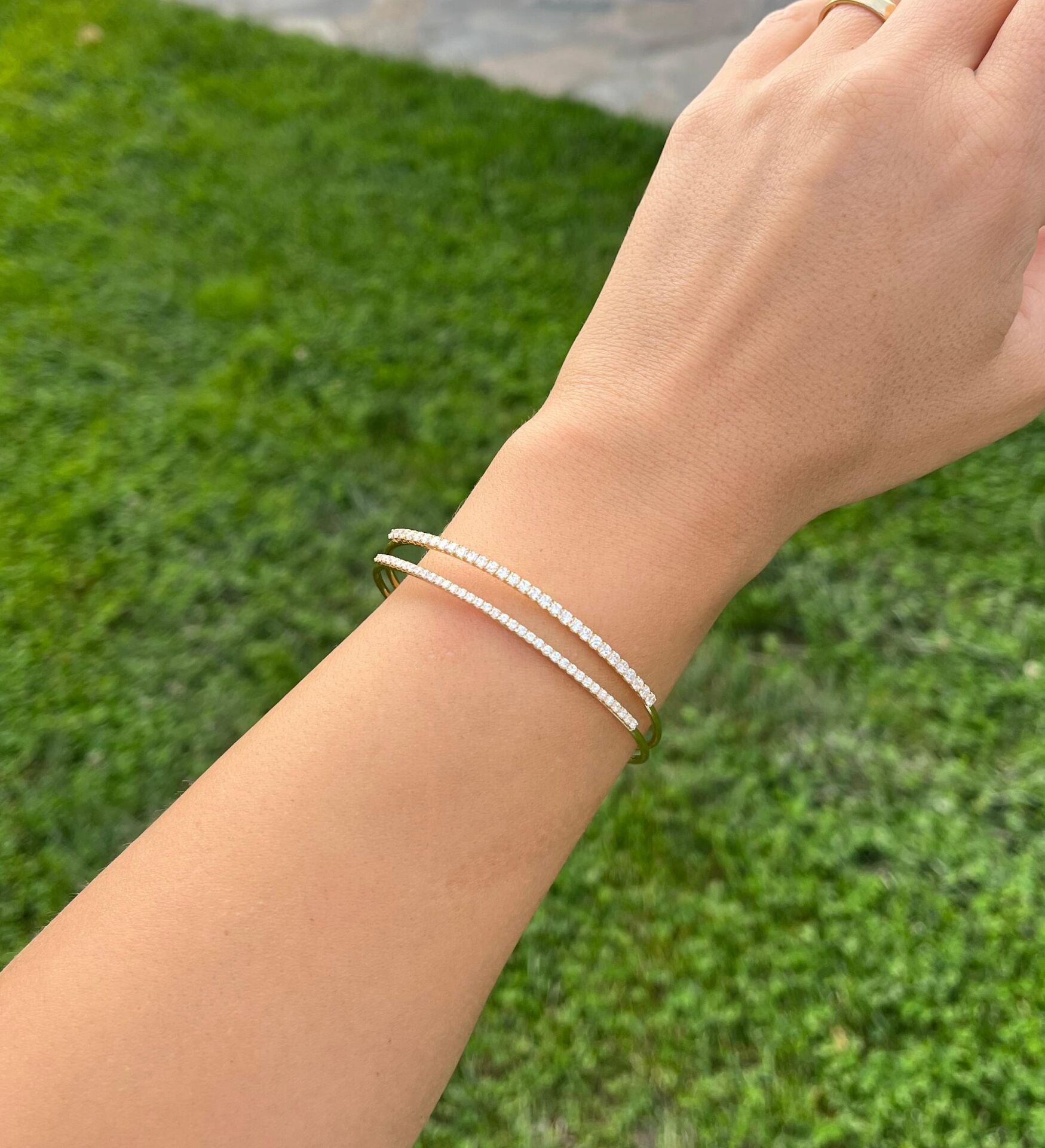 Altın Renkli Taşlı Kelepçe