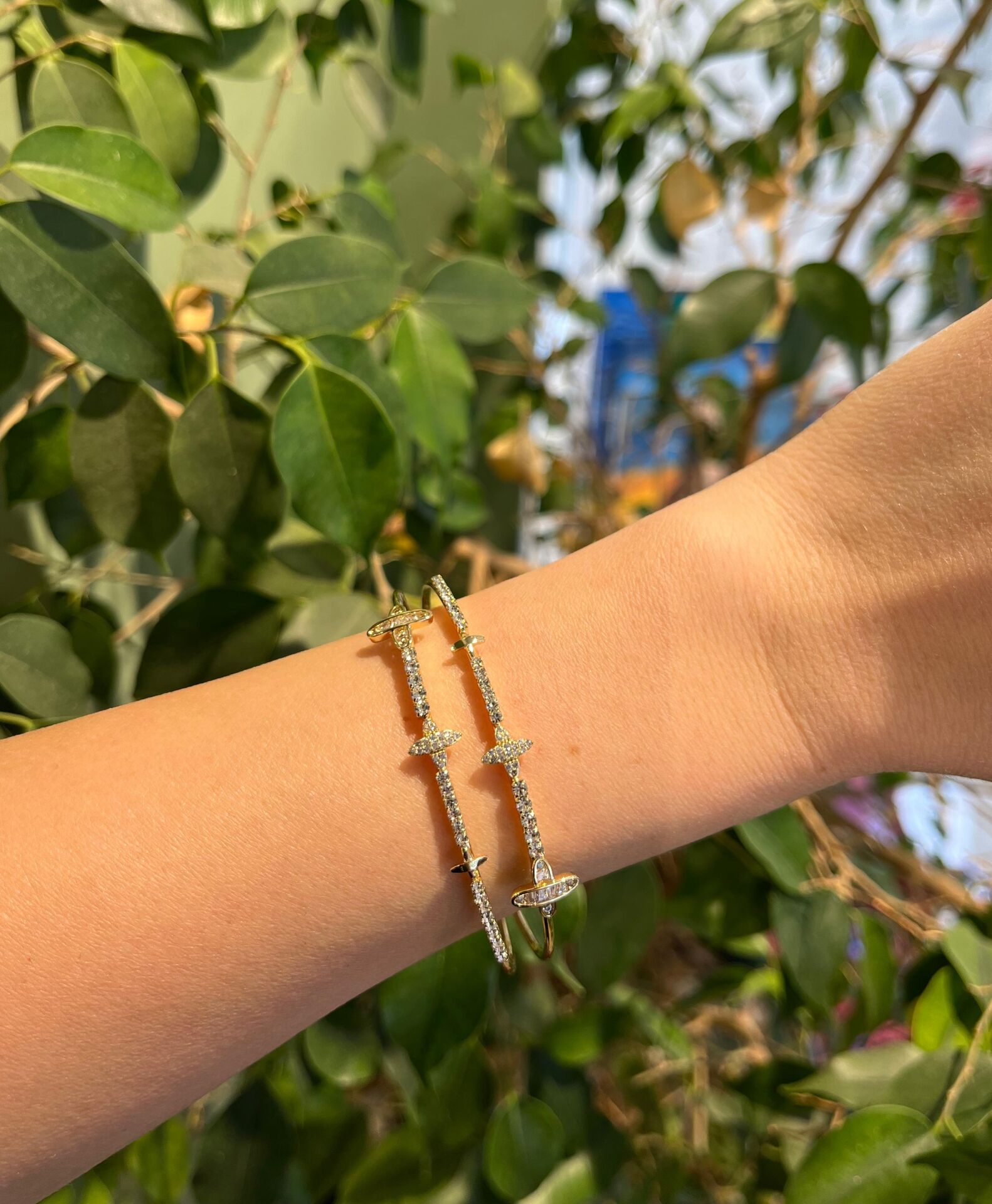 Altın Renkli Taşlı Yonca Kelepçe