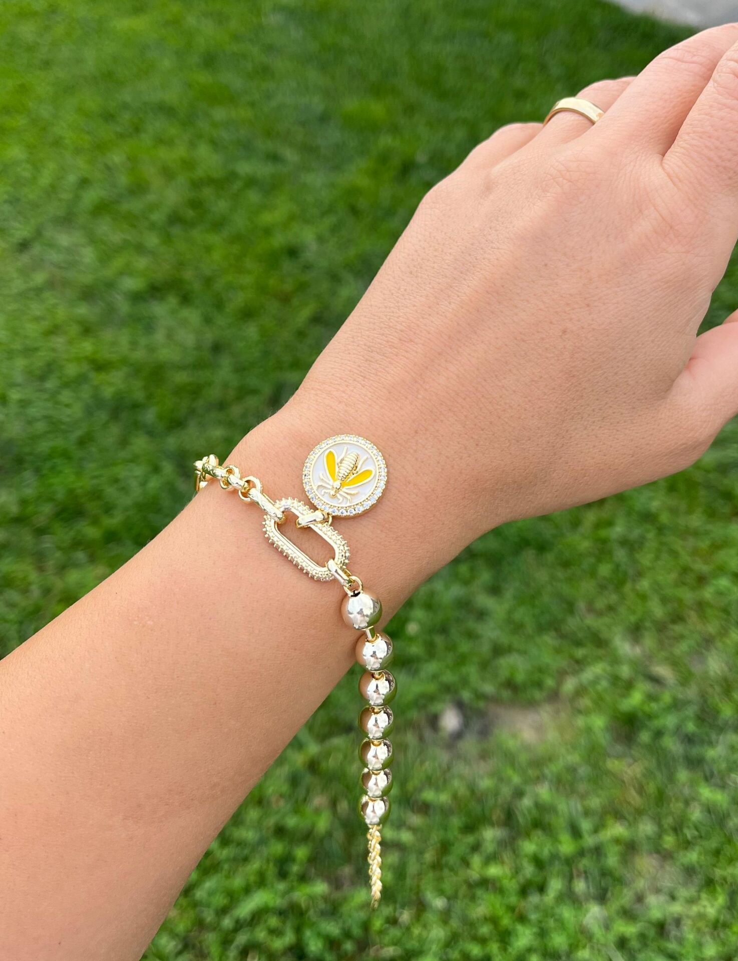 Arı Charmlı Bileklik