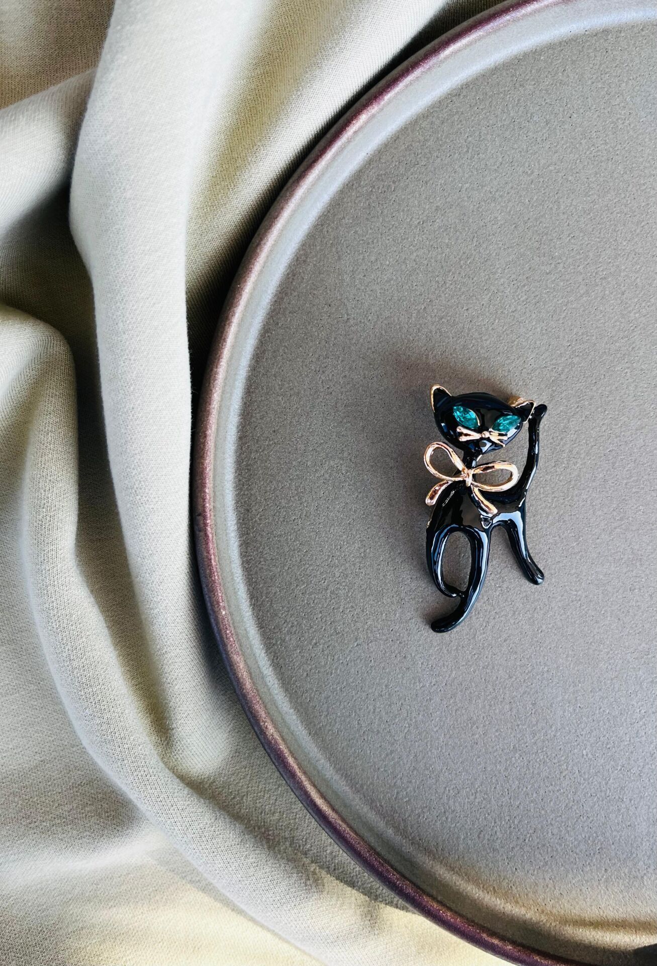 Siyah Kurdeleli Kedi Broş