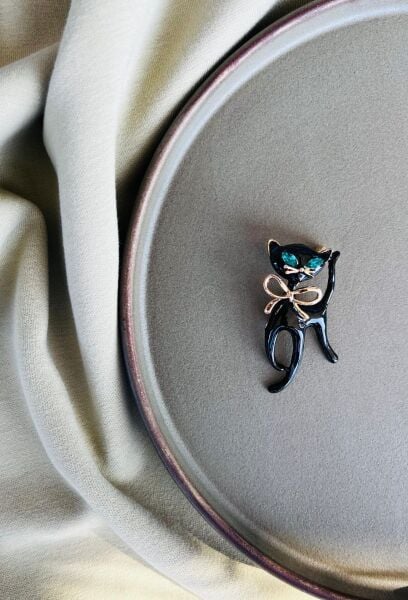 Siyah Kurdeleli Kedi Broş