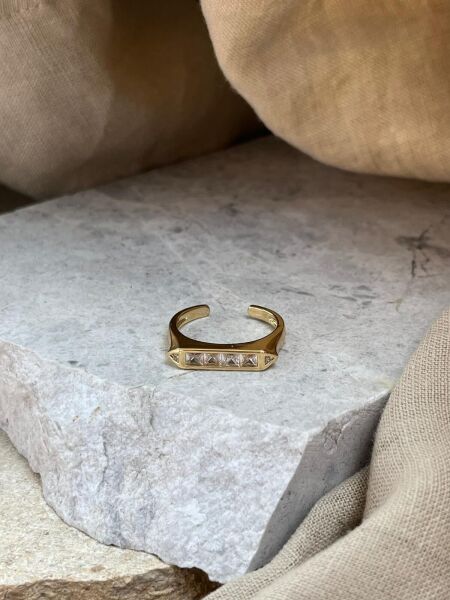 Yüzük Dört Taşlı