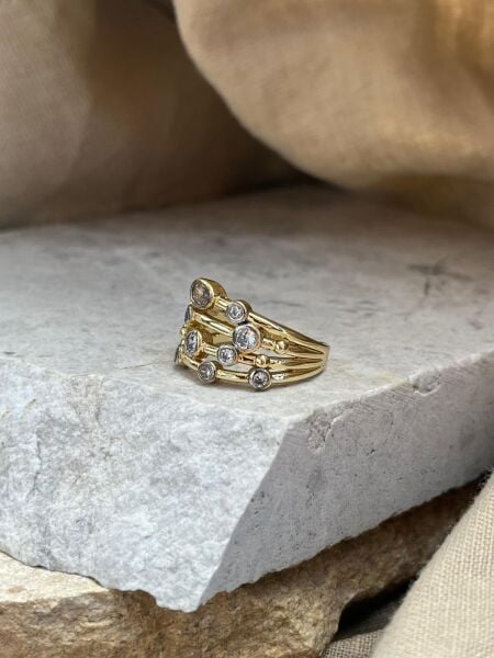 Yüzük Çok Taşlı