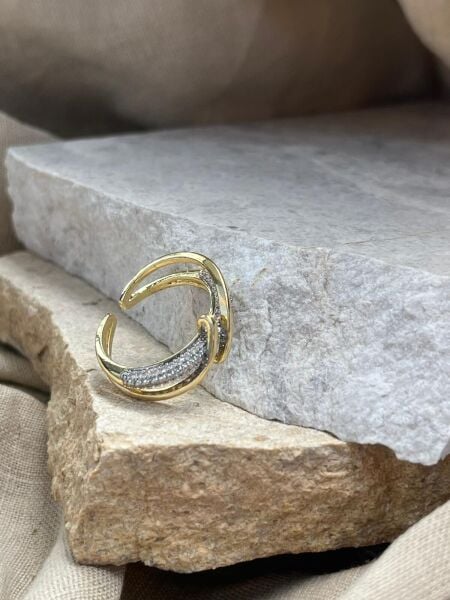 Yüzük Taşlı Sarmal