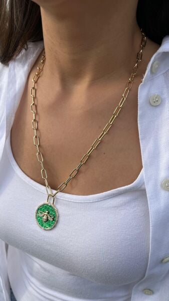 Yeşil Arı Uçlu Kolye