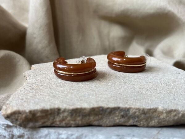 Altın Rengi Şeritli Kemik Kahverengi Küpe