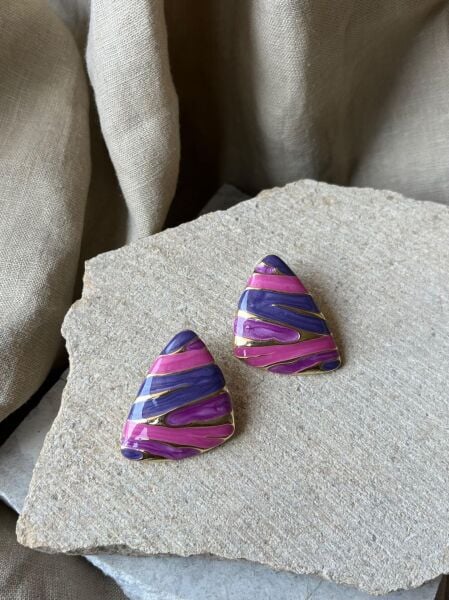 Üçgen Pembe Mor Desenli Küpe