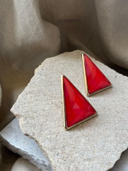 Kırmızı Taşlı Üçgen Küpe