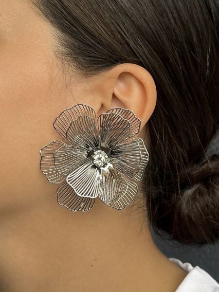 Gümüş Renkli Tel Çiçek Küpe