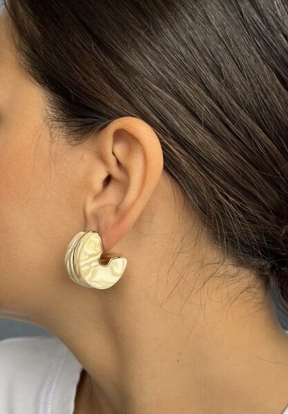 Beyaz Desenli Yarım Tekerlek Küpe