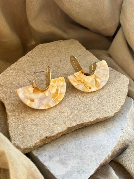 Coffee Patterned Half Wheel J Earring