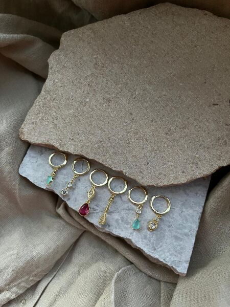 Yakemiyou Taş Detaylı Altılı Küpe