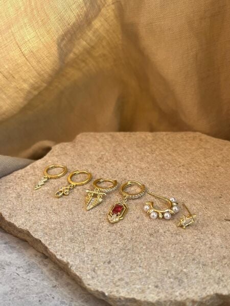 Yakemiyou İnci Taşlı Altılı küpe