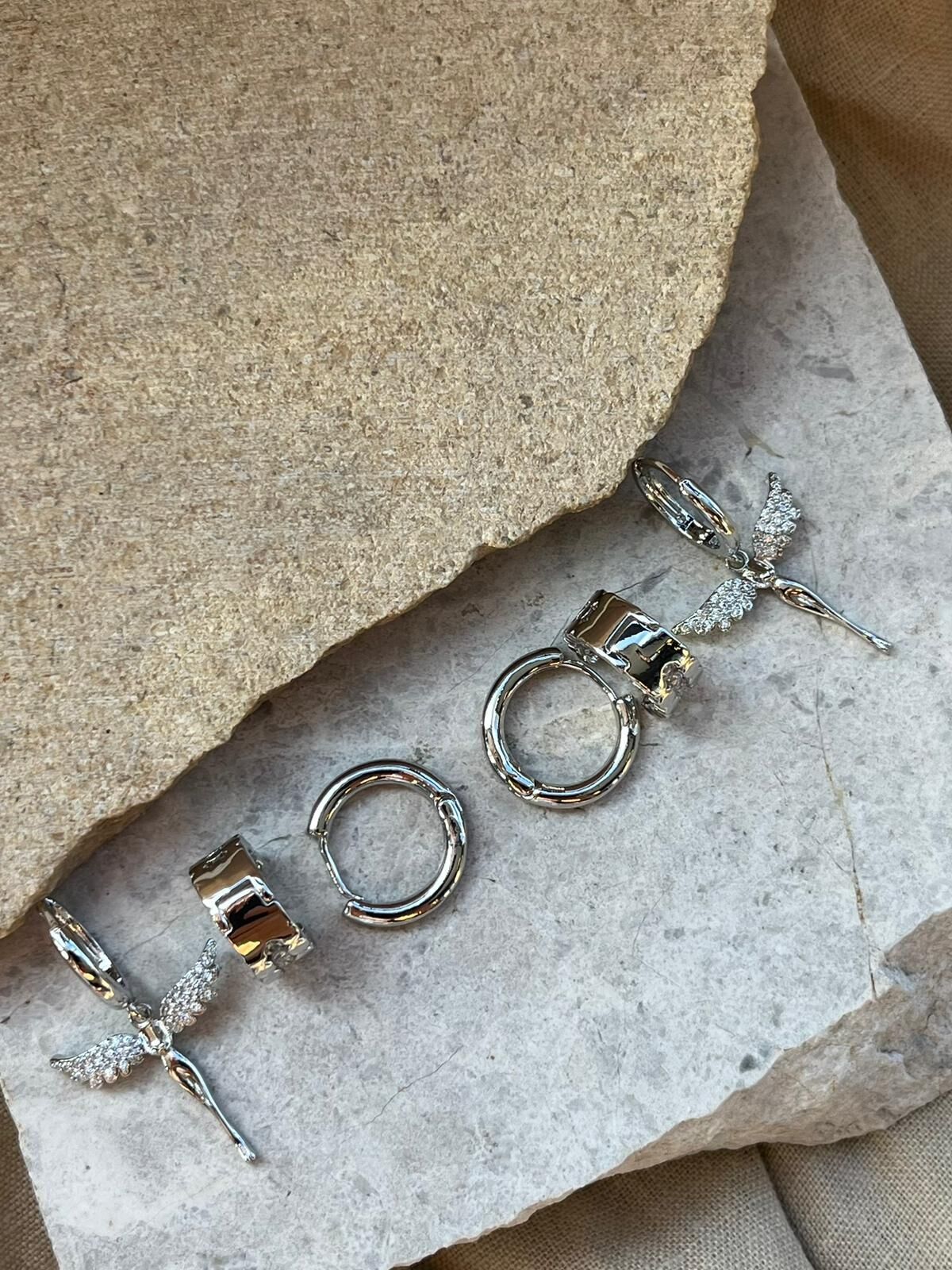 Gümüş Renkli Taşlı Perili Altılı Küpe