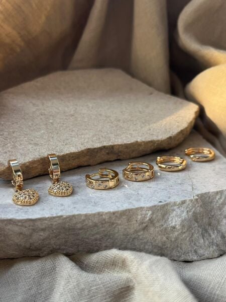 Altın Renkli Kalpli Yuvarlak Altılı Küpe