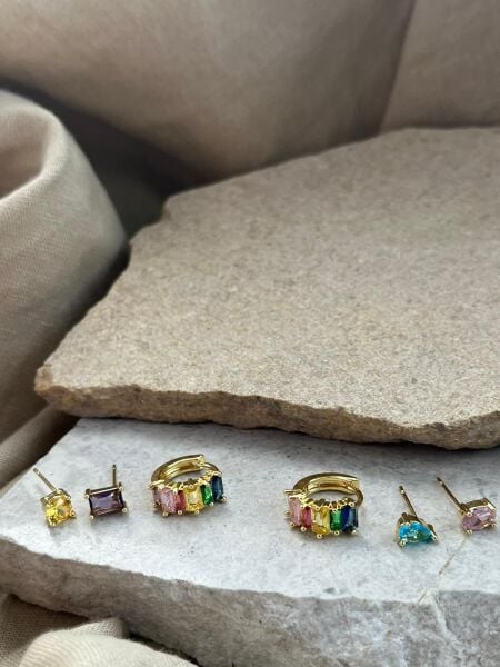 Renkli Taşlı Altın Renkli Altılı Küpe