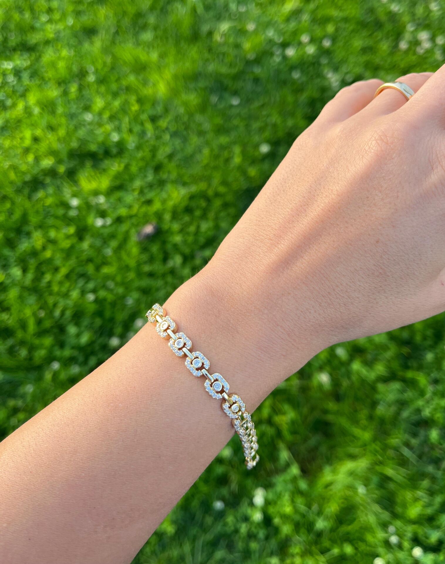 14K Taş Çevreli Bileklik