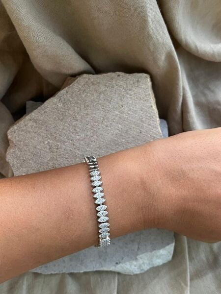 14K Gümüş Renkli Oval Dizilimli Taşlı Bileklik