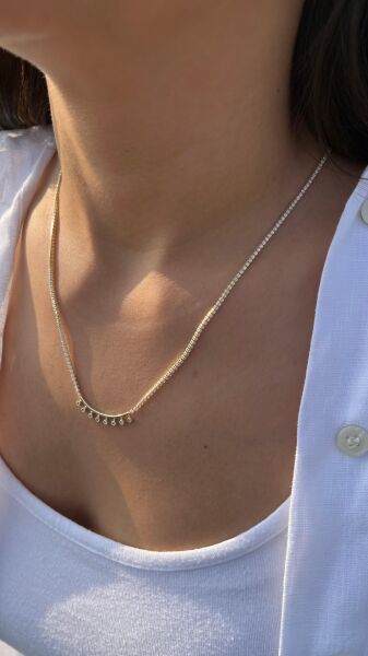 Taş Dizili Taş Uçlu Altın Renkli Kolye