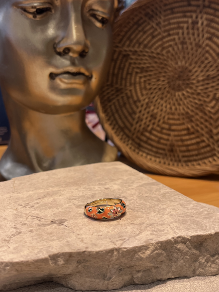 Turuncu Mineli Yüzük