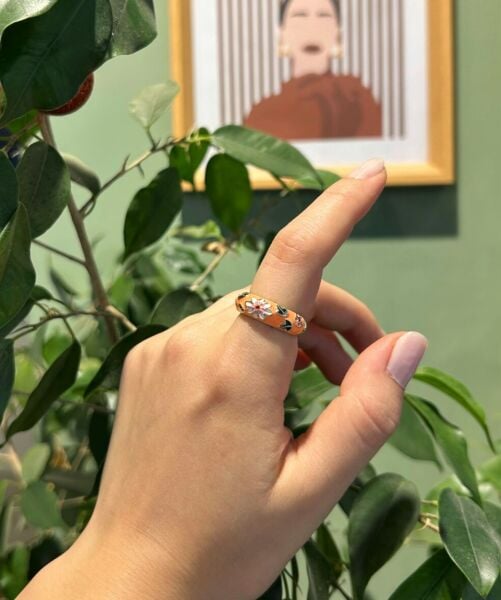 Turuncu Mineli Yüzük