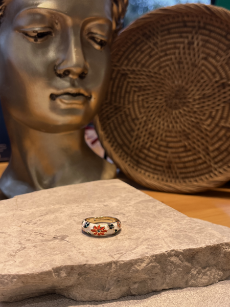 Beyaz Mineli Yüzük