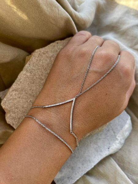 Gümüş Renkli Taşlı V Desenli Şahmeran