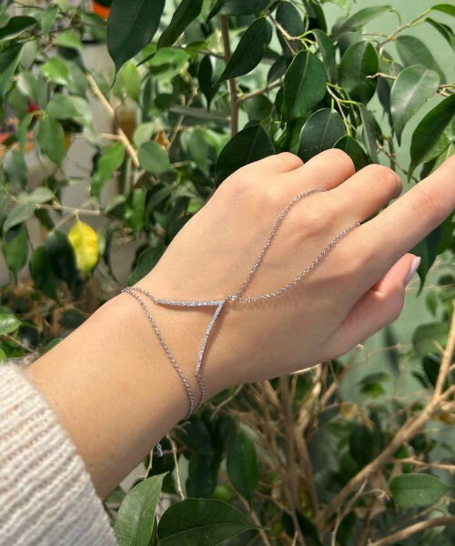 Gümüş Renkli Taşlı V Desenli Şahmeran