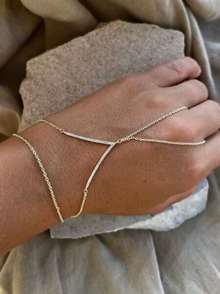 Gold-Colored V-Shadow with Stones