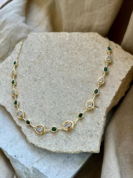 Yeşil Sıra Taşlı Kolye