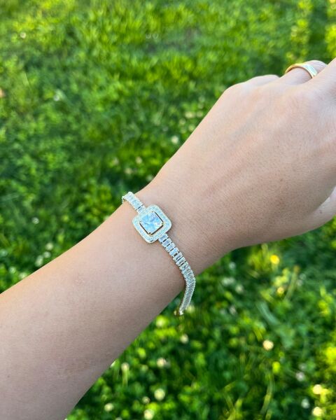 14K Row Large Stone Bracelet