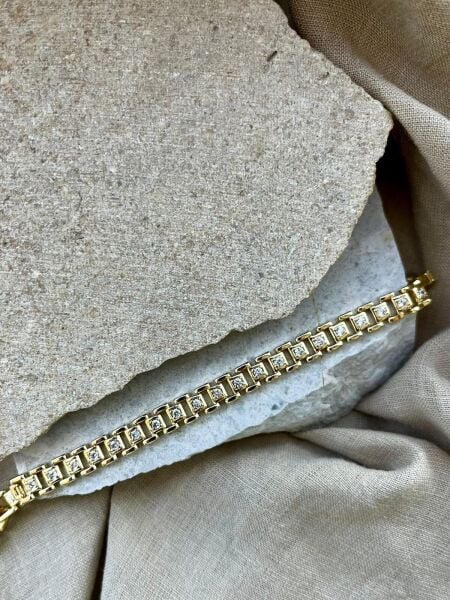 14K Kare Taşlı Geçmeli Bileklik