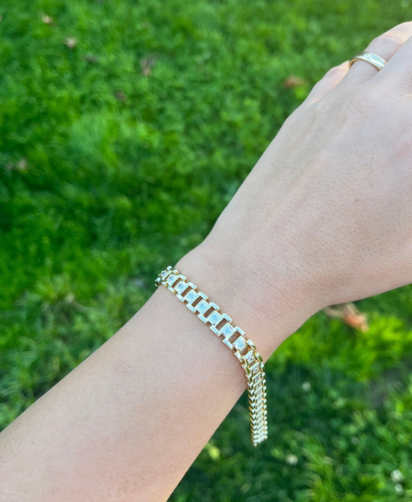 14K Kare Taşlı Geçmeli Bileklik