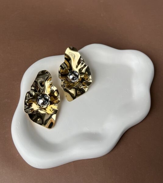 Top ve Yapraklı Altın Renkli Büyük Küpe