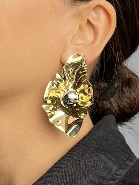 Top ve Yapraklı Altın Renkli Büyük Küpe