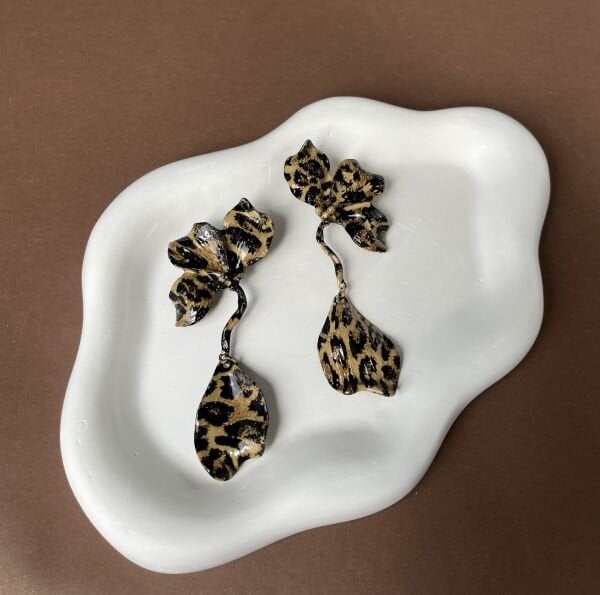 Sarkıt Yaprak Kahverengi Leopar Küpe