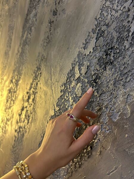 Kırmızı Taşlı İşlemeli Yüzük