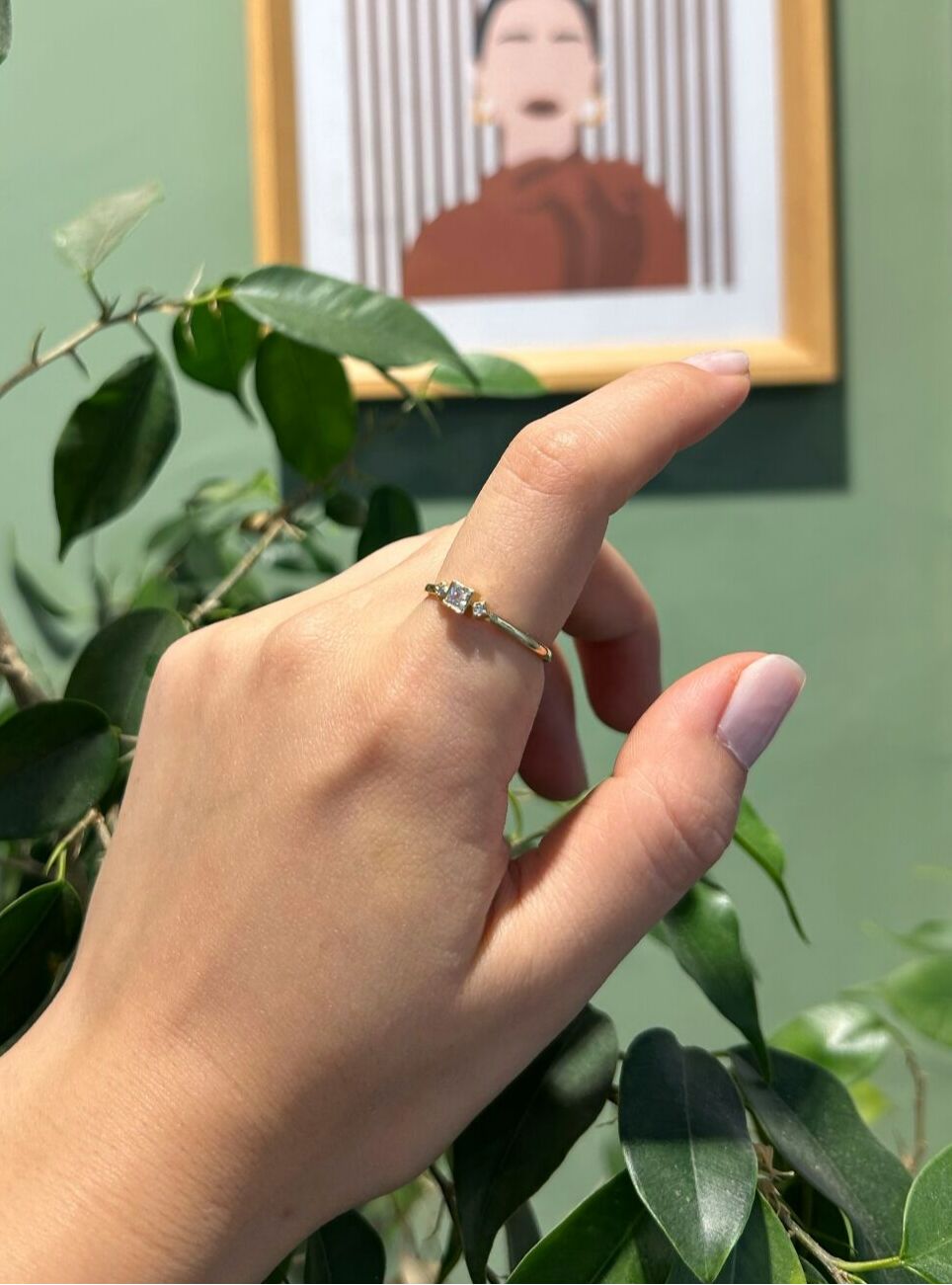 Kare Taşlı İnce Yüzük