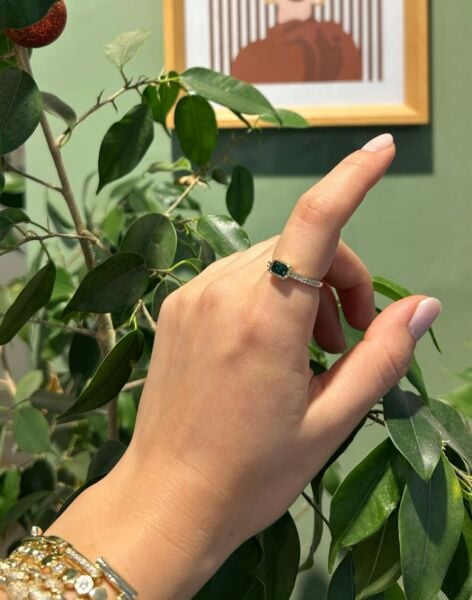 Yeşil Taşlı İnce Yüzük