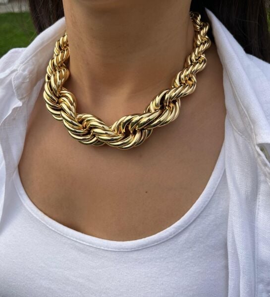 Thick Twist Short Necklace